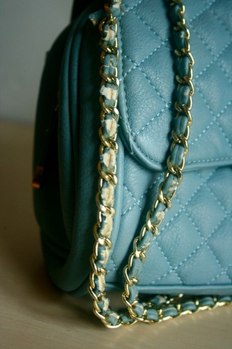 Marc B hellblau Kunstleder Kettenriemen gesteppt Crossbody Schulter Clutch Tasche - Bild 9 von 12