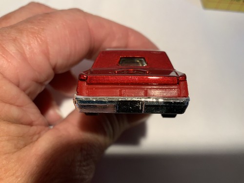 Matchbox Lincoln Town Car - MB43 Red - Picture 8 of 9