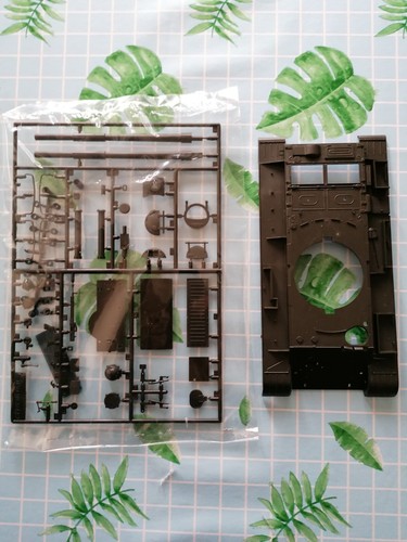 TAMIYA 1/35 RUSSIAN T-62A TANK ITEM N°35108 - Foto 4 di 6