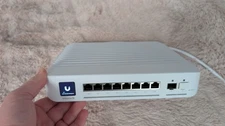 UBIQUITI UNIFI ENTERPRISE 8 POE USW-ENTERPRISE-8-POE 2.5Gbps 2.5 GIGABIT SWITCH