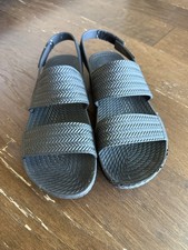Reef Water Vista Black Woman  s Sandals Size 10