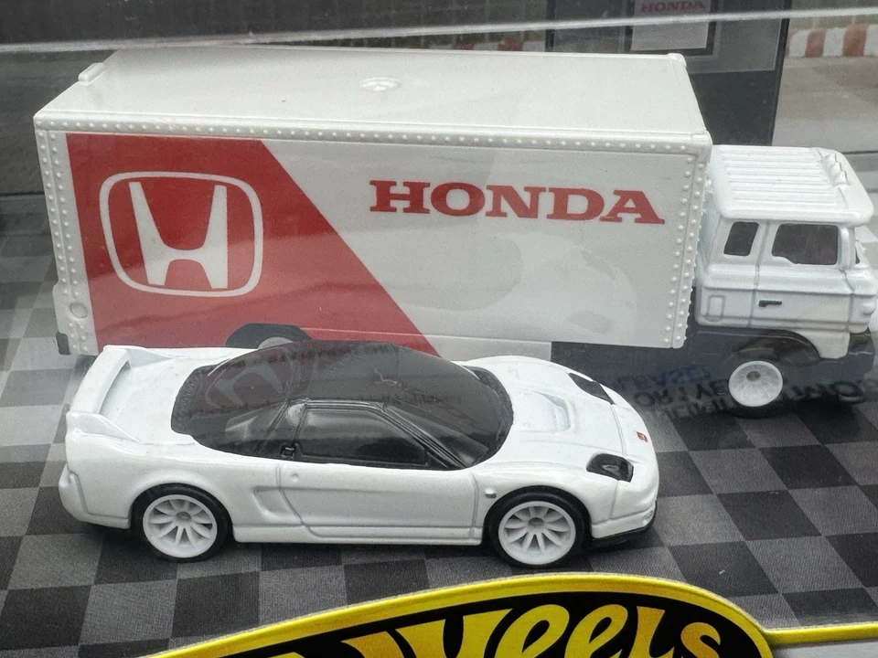 Hot Wheels Premium 2025 Honda Set Sprinter Civic Type R NSX-R S2000 Diorama - Image 3 of 4