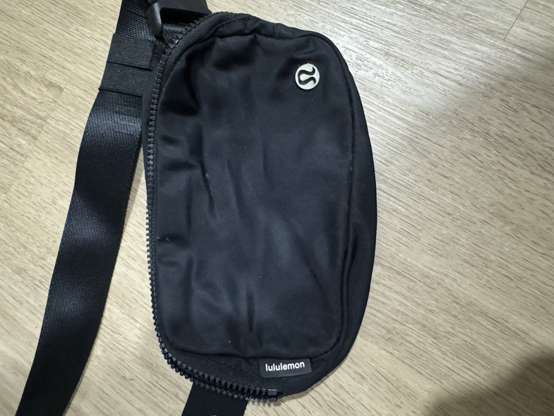 lululemon Black Waist Pack Zip Closure Nylon/Polyester One Size 0-5L