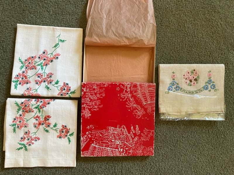 Vtg 1940-50's Lot of 2 Linen Hand Towels in Original Macy's Gift Box + One More!