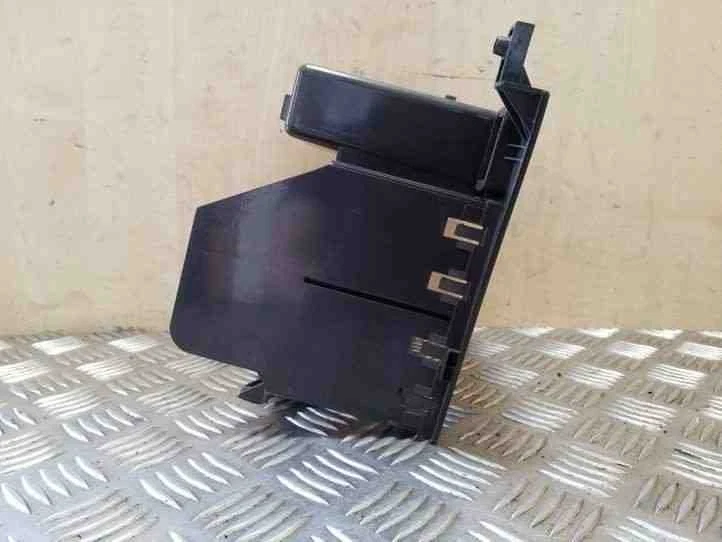 VOLVO S40 I VS Musik-Player Verkleidung 30813034 1.9 Diesel 85kw 2001 26115813 - Изображение 3 из 4