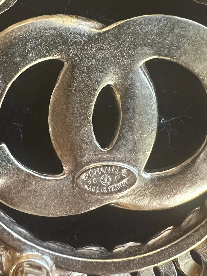 Chanel Vintage 1980s CC Logo Chain Link Medallion Brooch Gold Plated W/Tag/Box - Image 2 of 4