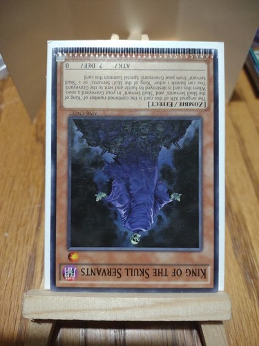 Yu-Gi-Oh Card King Of The Skull Servants Misprint Crinkle Indentation AP06-EN017 - Picture 1 of 9