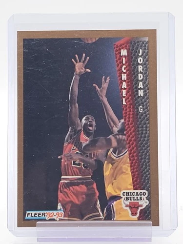 MICHAEL JORDAN 1992-93 FLEER BASKETBALL #32 CHICAGO BULLS Q5194