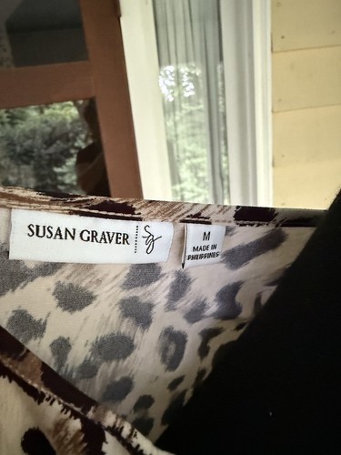 NWOT Susan Graver Sz Med Liquid Knit Top W Split Sleeves Cheetah Animal Print - Picture 9 of 9