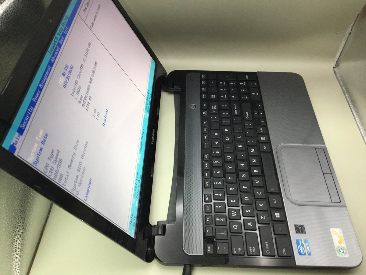 TOSHIBA SATELLITE L955-S5370N Core i5, 6GB RAM, 15.6