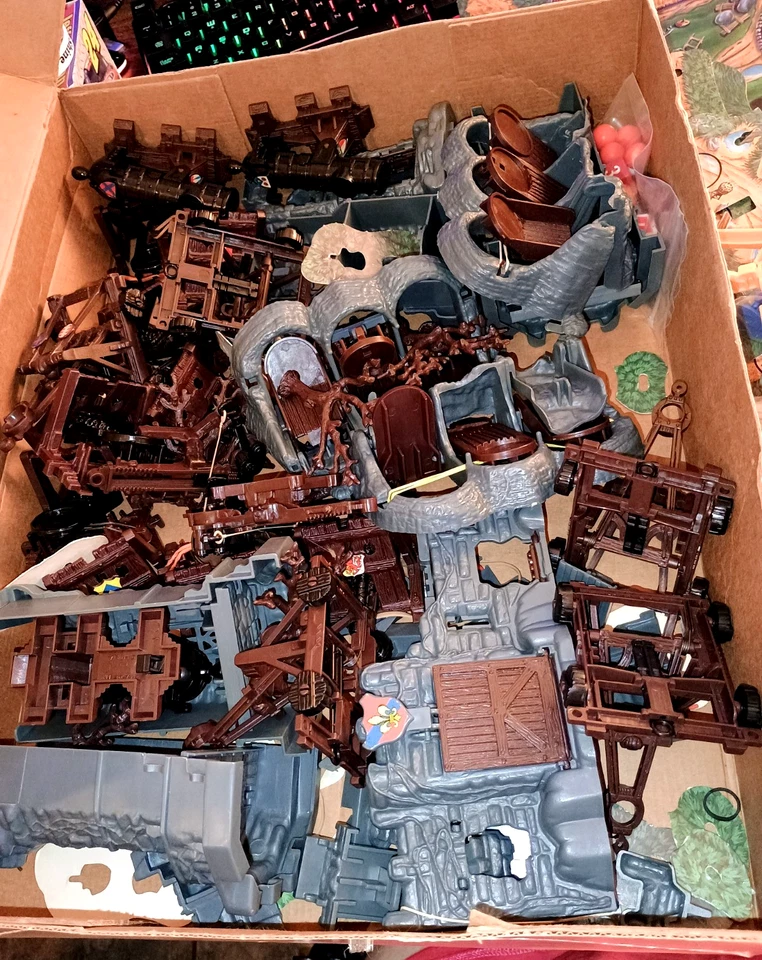 Pressman 1994 Weapons & Warriors Castle Combat Set 98% Complete See Below. - Image 2 of 4