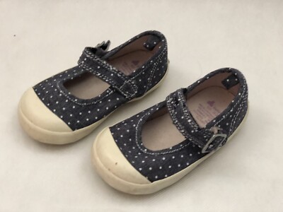 Babyschuhe Paket Gr. 3. Alles gewaschen und gereinigt. Marken: Clarks, Gap, Next