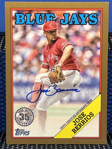2023 Topps Series Two JOSE BERRIOS Blue Jays 35th Anniversary Auto Gold 13/50