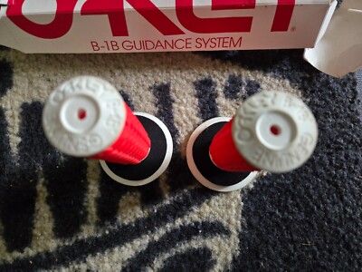 OLD SCHOOL BMX NOS OAKLEY B1-B GRIPS SURVIVORS USA VINTAGE RARE