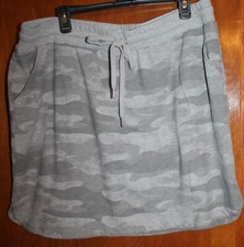 MAURICES Plus Sz 1 KNIT SKIRT gray camouflage w/ pockets; 19.5" long perfect
