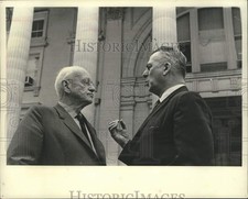 1965 Press Photo-Alf Landon confers with Kansas Gov. William Avery - mjx83429