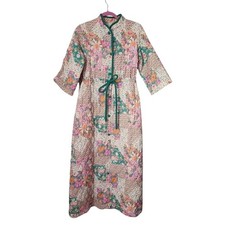 VINTAGE 70s Patchwork Floral Quilted Housecoat Cottagecore Prairie Robe