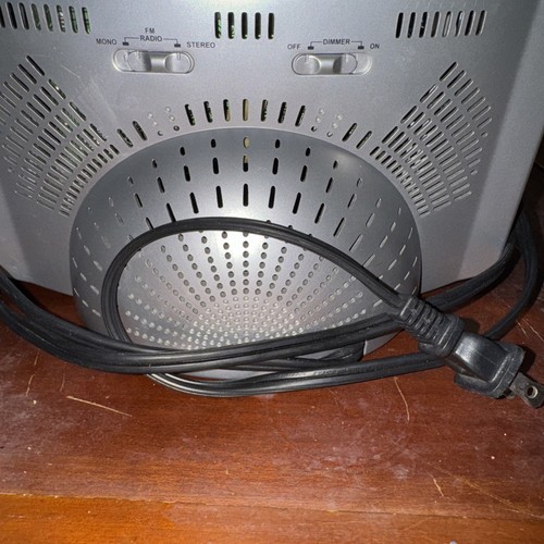 RCA Stereo CD Player with Digital AM/FM Tuning Alarm Clock Radio RP3755B WORKS - Picture 14 of 14
