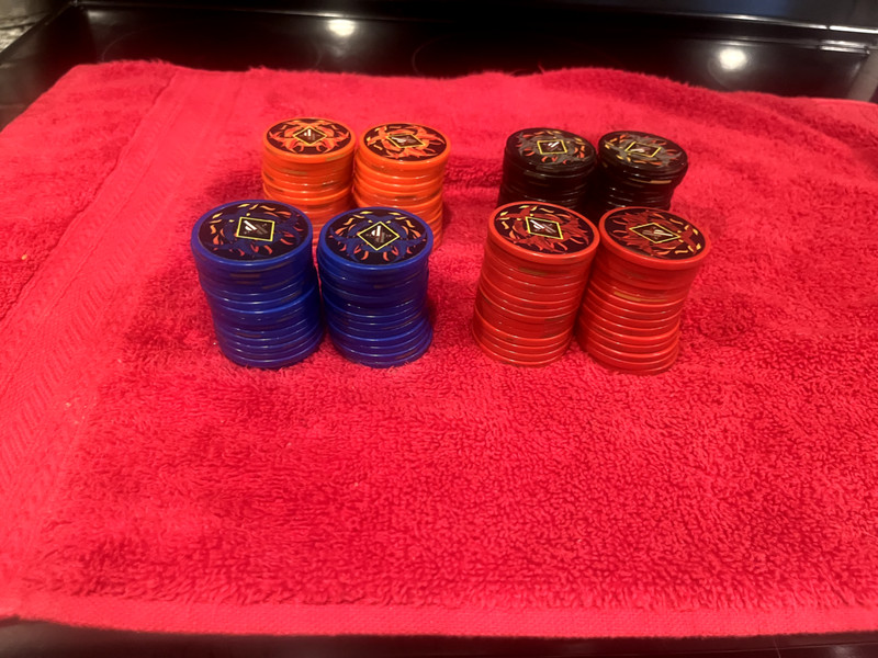 LARGE 115 PROFESSIONAL PLAYERS POKER CHIP SET- BLACK/ BLUE/ RED/ ORANGE