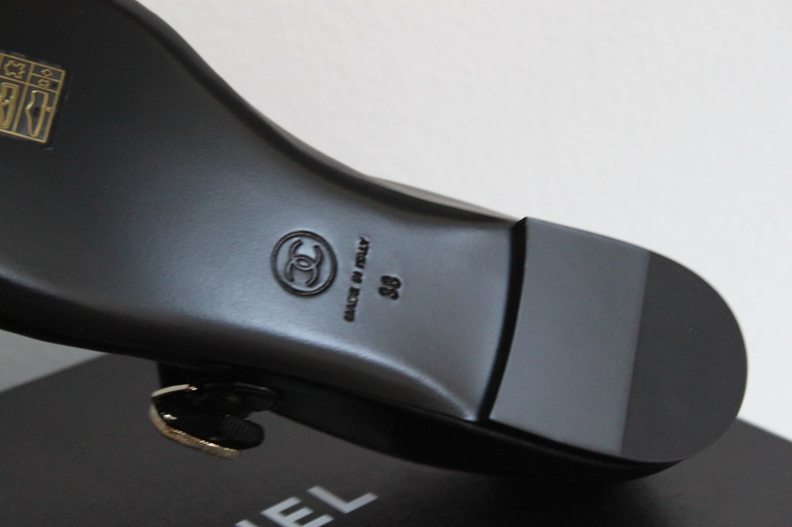 sz 7.5 / 38 CHANEL Black Lambskin CC Logo Mary Janes Ballet Moccasin Flat Shoes thumbnail 13