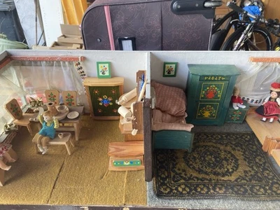 Puppenstube, Eigenbau, 60er Jahre, voll ausgestattet mit Möbeln - Bild 1 von 4