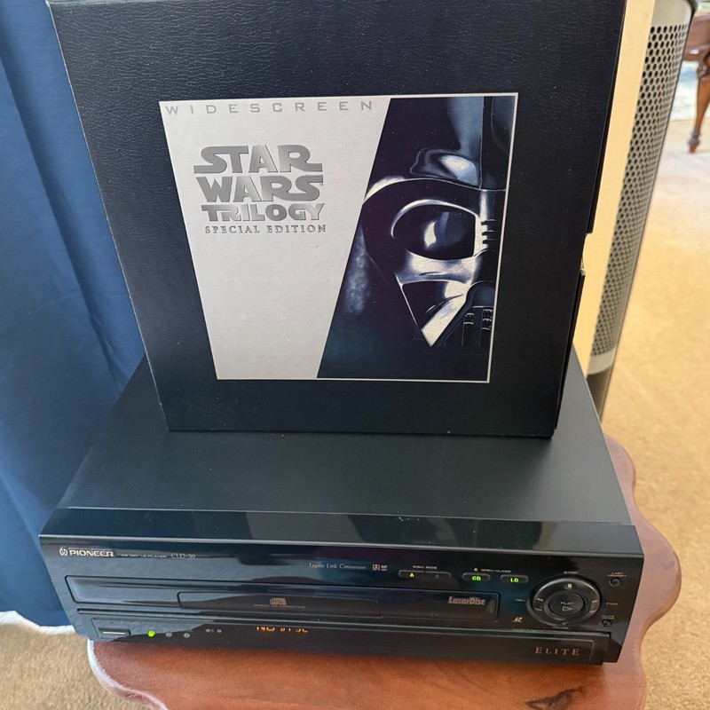 PIONEER ELITE CLD-59 Laser Disc Player & Star Wars Trilogy Special Edition Wide