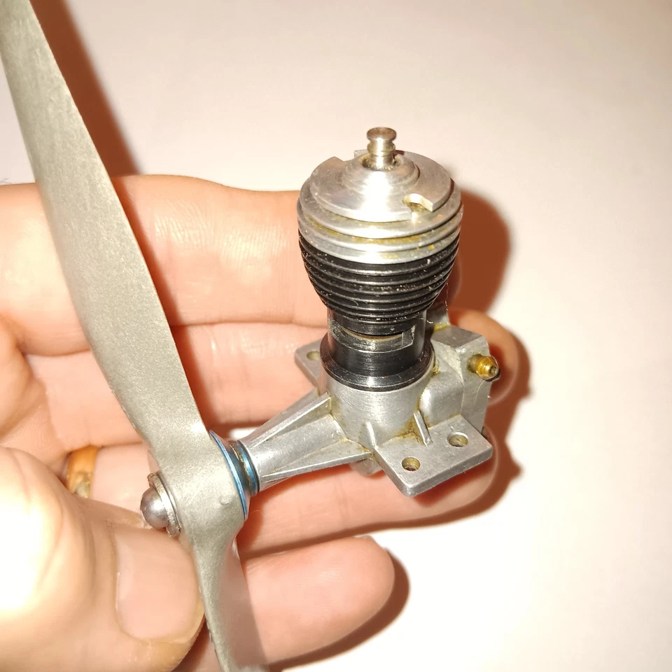 Seltenes britisches KEILKRAFT COBRA 049 Modellflugzeug Glühmotor, 1960 in Top Zustand.