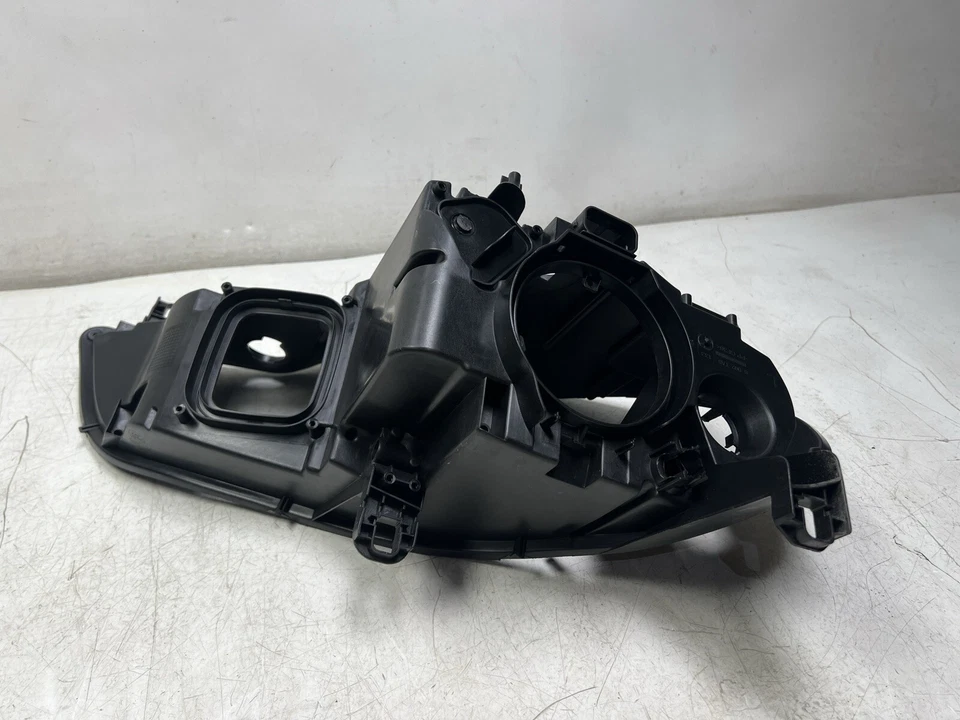 Carcasa del faro BMW X5 E70 2011 2012 2013. Lado derecho del pasajero Foto 3 de 4
