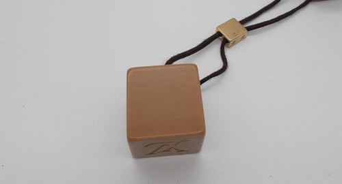 Authentic Louis Vuitton Hair Ties and Hair Cubes, Set of 2, Beige, LV Logo - Picture 10 of 16
