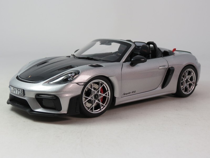 Porsche RS Spyder 1/18 ブラックカーボン Porsche RS Spyder 1/18 ブラックカーボン Porsche Rs Spyder 1