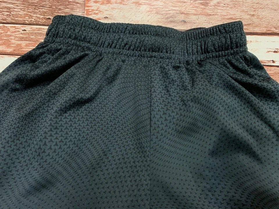 File Sport Boys Black/Gray Patterned Athletic Mesh Shorts. Size S. - Image 3 of 4
