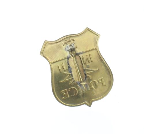 Prendedor insignia latón brillante policía india en relieve - Imagen 3 de 3