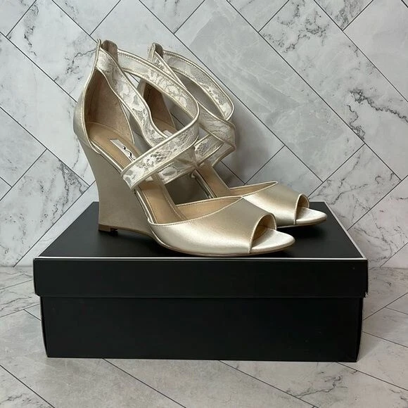 NWT Nina Elyana Strappy Evening Wedge Off White Womens Size 9.5M Medium Width