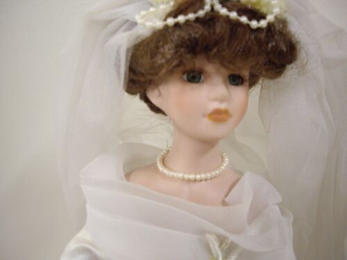 Muñeca de reliquia, Duck House, 13" de altura, porcelana, muñeca de novia - Imagen 4 de 9
