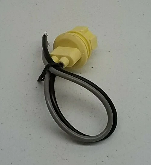 S-99 Carquest Double Contact Side Marker Light Socket/Pigtail Assembly - Image 3 of 4