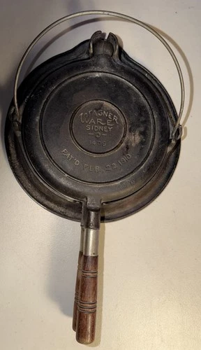 Wagner Cast Iron 1408 Waffle Maker Sidney O Low Ring Base Wood Handle Pat’d 1910