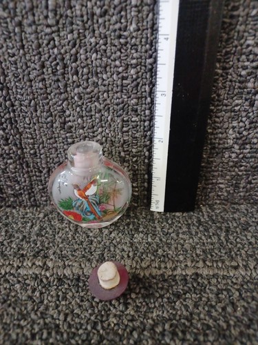Vintage Chinese Reverse Painted Tropical Birds Snuff Bottle - Picture 2 of 3