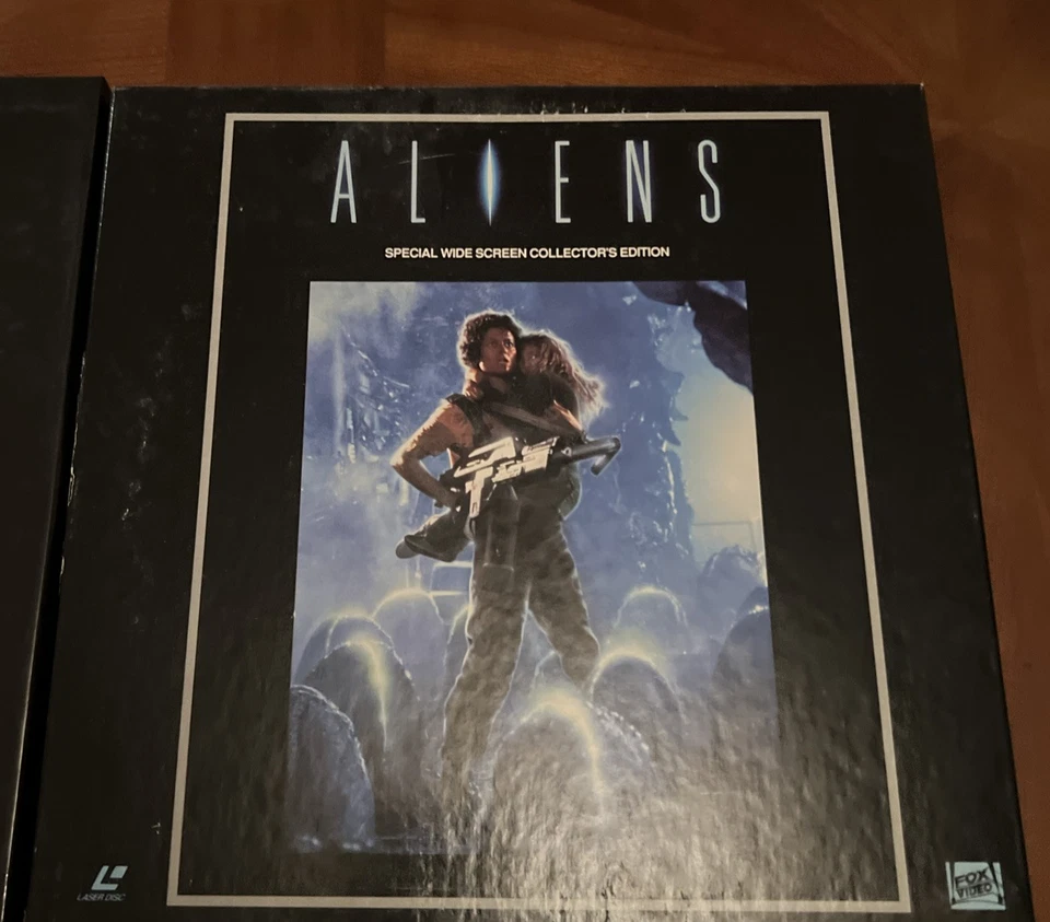 Alien & Aliens Special Widescreen Collector's Edition LaserDisc Box Set Weaver - Image 3 of 4