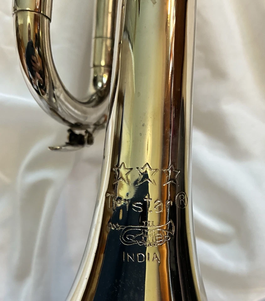 Trompeta de Plata TRI-STAR con Estuche Rígido y Boquilla Foto 4 de 4