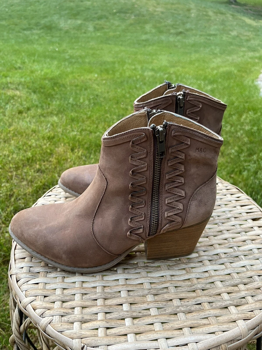 Musse and 2025 cloud booties