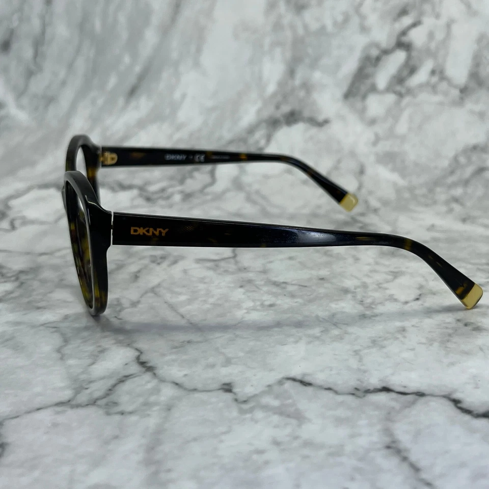 Óculos de sol DKNY DY4084 3016/13 marrom armação para olhos de gato tartaruga 57-16-135 - Imagem 3 de 4
