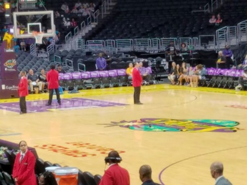 (2) LA LAKERS vs DENVER NUGGETS Tickets *10/25/18* ===LAKERS TUNNEL and BENCH===
