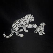 Safari White Siberian Tiger And Cub