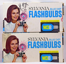 33 Vintage Sylvania M3B Blue Dot Flashbulbs Blue Color Unused Original Box
