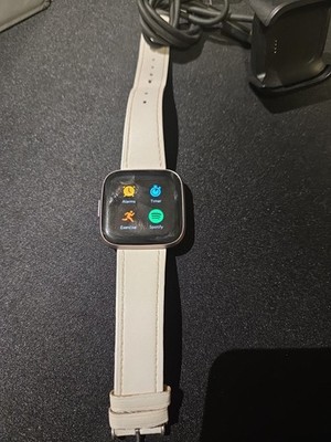 Fitbit Versa 2 MN-FB507 Smart Sports Fitness Tracker Tested Working  +Charger