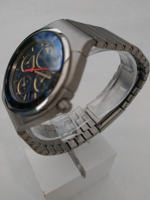 IWC Porsche Design Armbanduhr mit Gliederarmband. Bei IWC Überholt