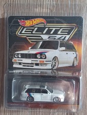Hot Wheels Collectors Elite 64 1990 BMW 318i Touring.