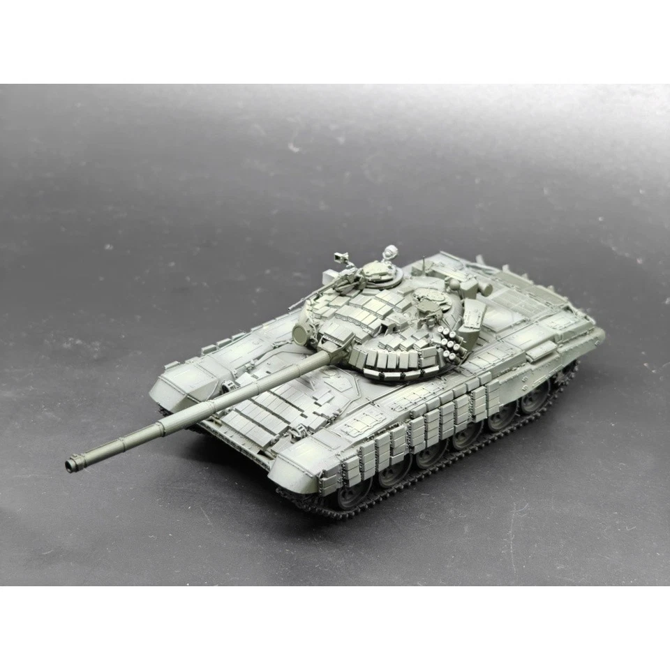 1/72 Russian T-72B Main Battle Tank Painted Finished Model - Image 2 of 4
