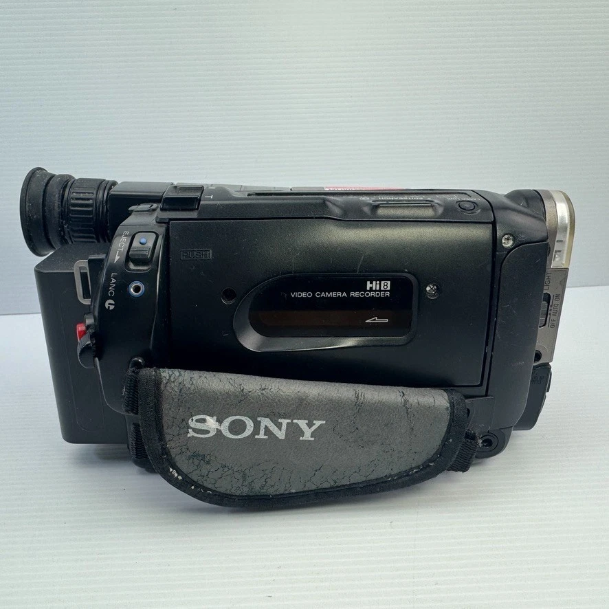 Sony Handycam CCD-TRV46E Hi8 Video Camcorder PAL Parts Only Free Tracked Postage - Image 3 of 4