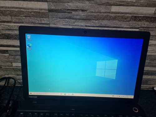 H454 Toshiba Satellite Pro C50-A-1JN Laptop Intel 1005M 4GB 128GB ssd 1366 x 768 - Picture 2 of 12
